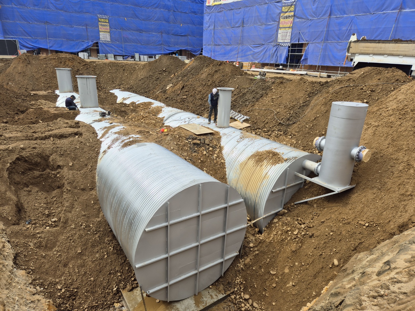 빗물을 저장하여 호우 시 침수피해를 줄이며 수자원으로 이용할 수 있는 빗물이용시설