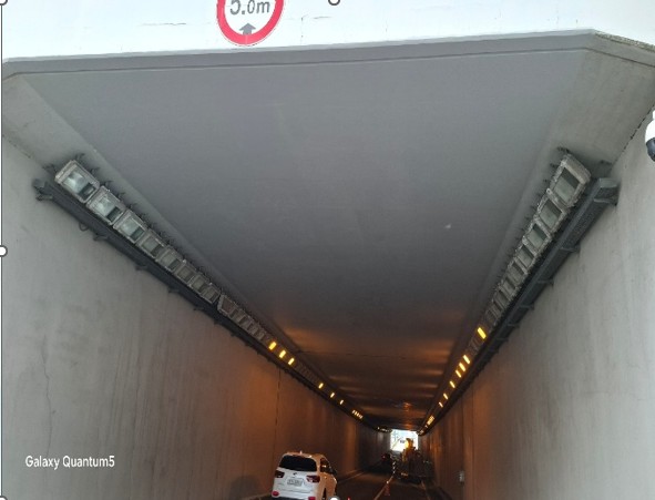 콘크리트 및 강 구조물의  열화방지용 친환경 도로 조성물 및 그 시공방법