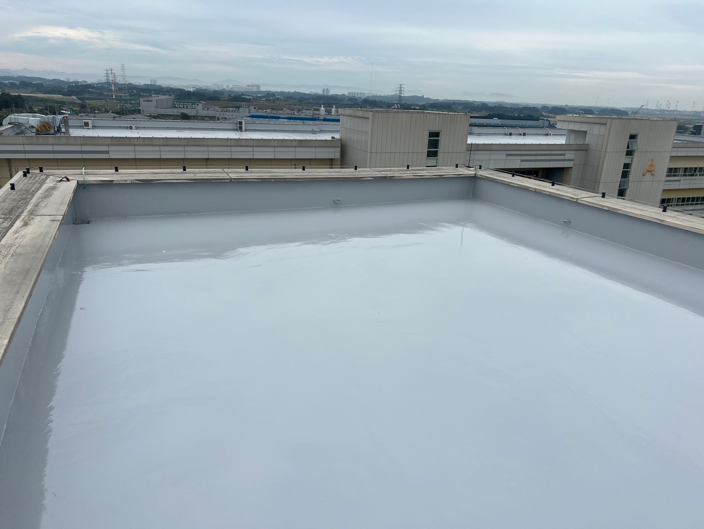 차열 성능이 우수한 폴리우레아수지도막방수재