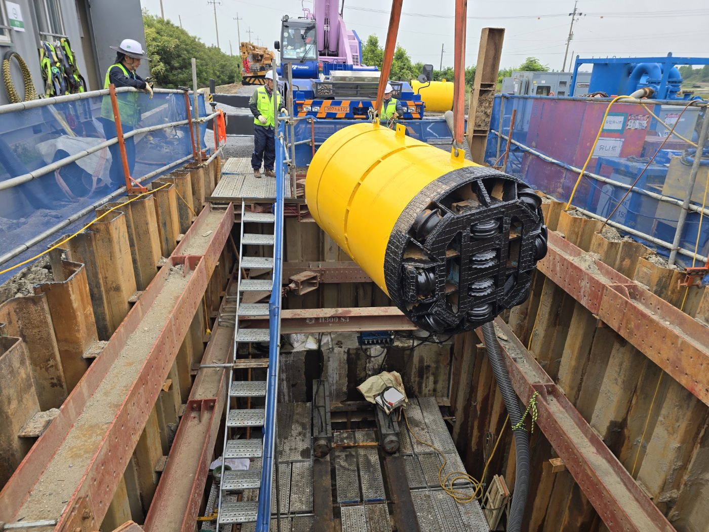 수평취수관 설치장치를 장착한 HIP 추진공법