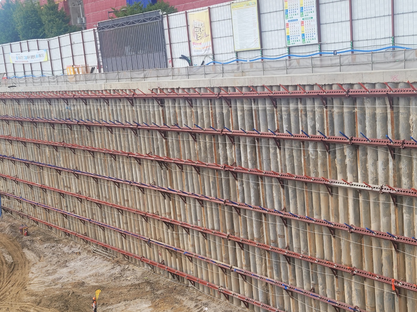 강판 매입형 PHC파일을 활용한 흙막이 벽체 시공기술