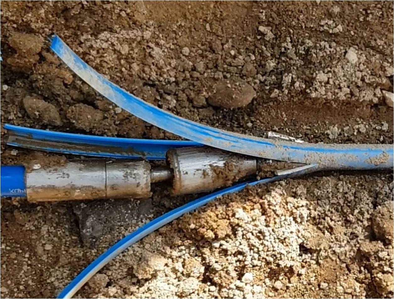 관 파쇄 추진 공법을 이용한 노후 상수도 관로 비굴착 교체 기술