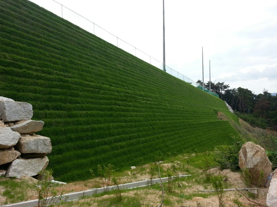 잔디녹화 보강토 공법