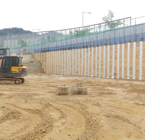 회수형 프리스트레스트 말뚝, 이를 이용한 흙막이 벽체 및 그 시공방법(PSR공법)