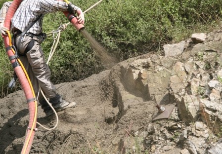 자연분해성 필라멘트사를 이용한 코매트 생태복원공법